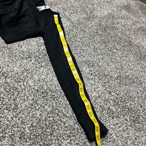 Gymshark Long Sleeve Crop Top Women's M Solid Black Fitted Workout Shirt - Picture 7 of 9